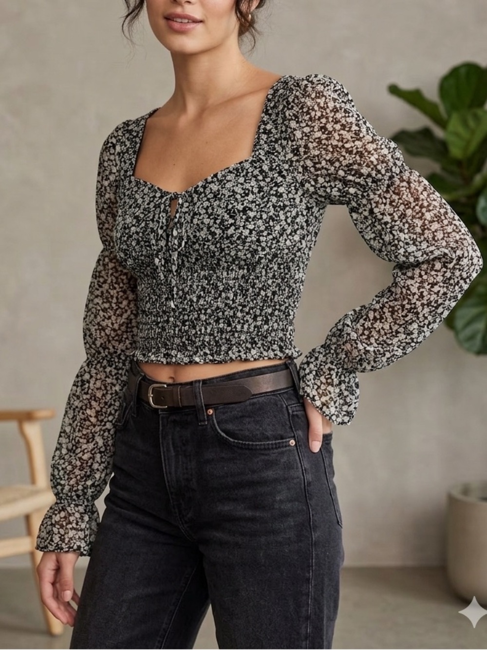 🔥$10 FINAL PRICE🔥SO Black & White Floral Smocked Cropped Peasant Top Long Sleev🧡
